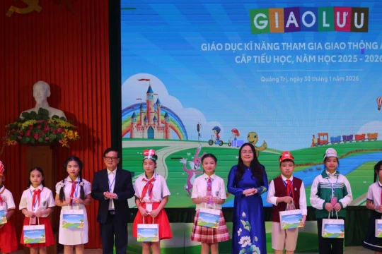 Giáo dục kỹ năng tham gia giao thông an toàn cho học sinh Quảng Trị