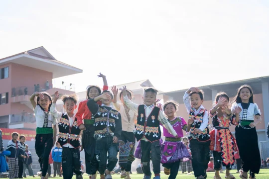 Thầy trò háo hức trước ngày khánh thành trường nội trú liên cấp ở Si Pa Phìn