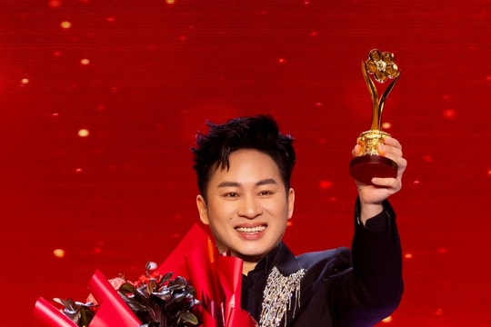 NSND Tự Long và divo Tùng Dương cùng có tin vui, Hòa Minzy hạnh phúc bên bố mẹ