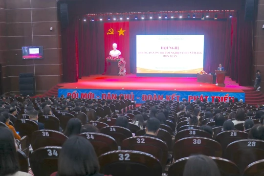 Gần 2.000 giáo viên tỉnh Hưng Yên tập huấn ôn thi tốt nghiệp THPT