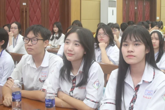 Học sinh TPHCM hùng biện tiếng Nhật về ‘điều tử tế’