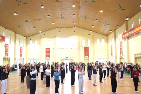 Phú Thọ tập huấn bài thể dục buổi sáng, giữa giờ cho học sinh tiểu học