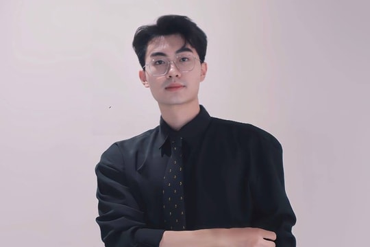 ‘Nam vương’ sinh viên được hiệu trưởng tuyên bố trao học bổng toàn phần thạc sĩ