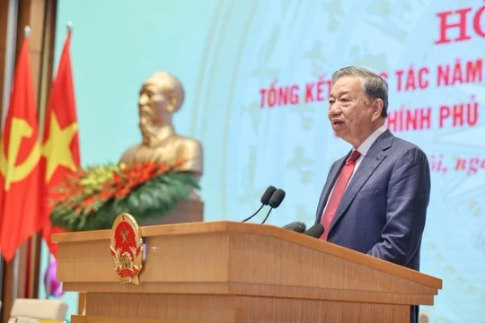 Vững bước dưới cờ đảng