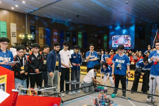 HS Chuyên Amsterdam và FPT Hà Nội đại diện Việt Nam thi đấu robotics tại Mỹ