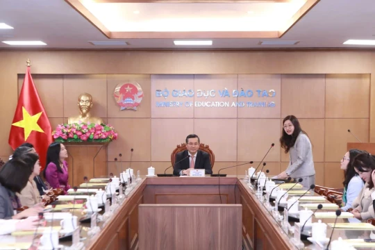 ‘Ngọn lửa’ thi đua khơi dậy sáng tạo và cống hiến của nhà giáo