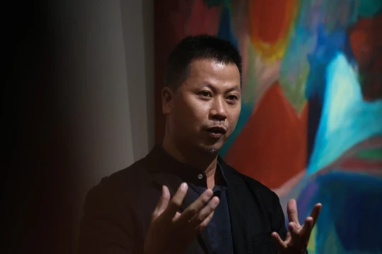 Triển lãm tranh 'tự biến mất' của Bùi Chát