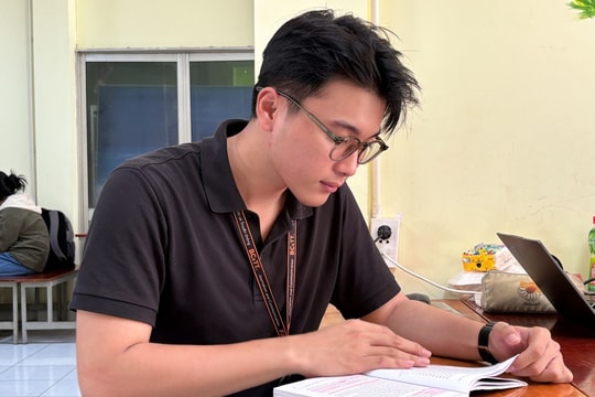 Nam sinh vượt nghịch cảnh gia đình, được tuyển thẳng ngành Báo chí