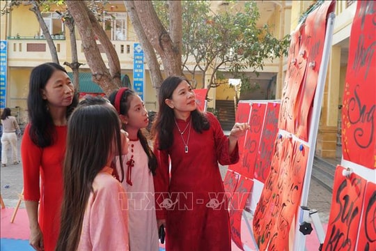 Bồi đắp giá trị truyền thống cho thế hệ trẻ