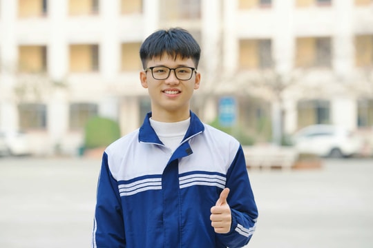 'Cỗ máy' giải Toán là thủ khoa thi đánh giá tư duy Bách khoa