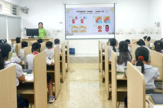 Triển khai dạy AI cho học sinh: Nền tảng phát triển năng lực số