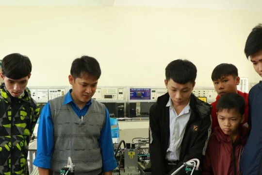 Quy định về miễn học phí nghề?