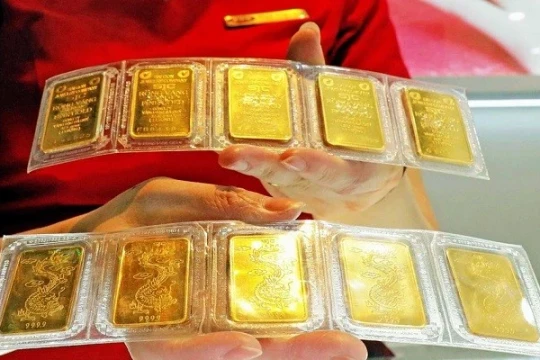 Giá vàng hôm nay 4/2 đảo chiều tăng 10 triệu đồng, lên vượt mốc 176 đồng/lượng