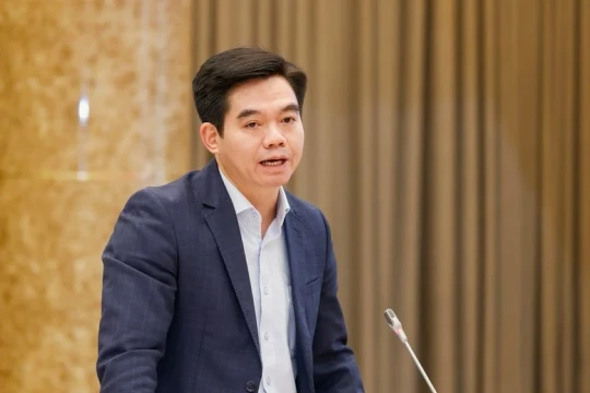 Bộ Nội vụ thông tin về việc tăng lương và thưởng Tết