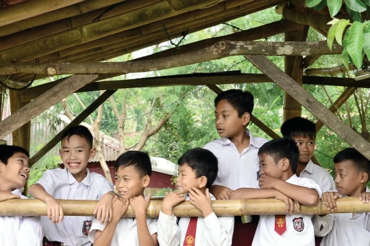 Philippines xem xét chấm dứt việc lên lớp hàng loạt