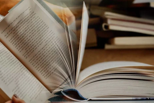 Khám phá lịch sử từ chuyện họ - tên