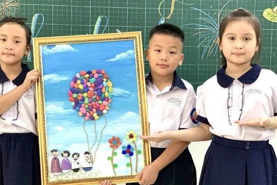 Nhiều cách chăm lo Tết cho học trò