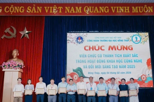 Ấm áp chương trình 'Tết sum vầy - Xuân ơn Đảng' tại Trường ĐH Đồng Tháp