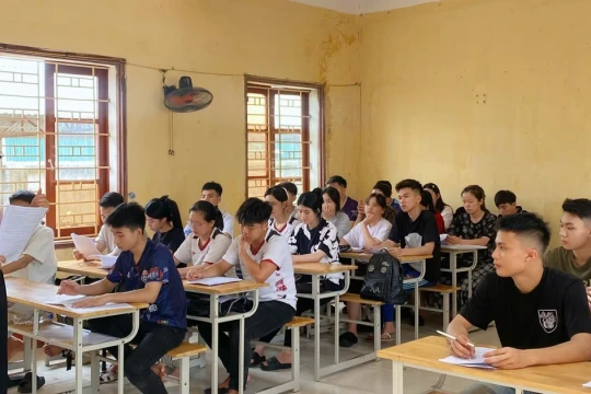 Giải pháp xây dựng môi trường giáo dục tích cực