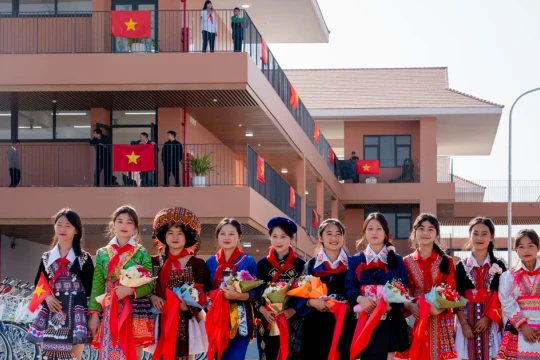 Điện Biên chia sẻ kinh nghiệm triển khai ngôi trường đầu tiên trong 248 trường biên giới