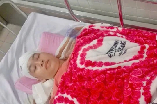 Nữ sinh lớp 11 u não gia đình khó khăn mong sớm được trở lại trường