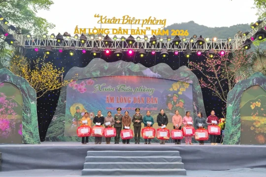 Xuân biên phòng lan tỏa yêu thương, ấm lòng dân bản vùng biên và hải đảo