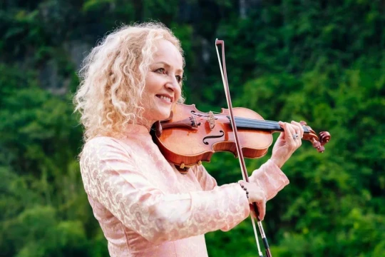 Nhóm nhạc huyền thoại Secret Garden thực hiện MV tại Việt Nam