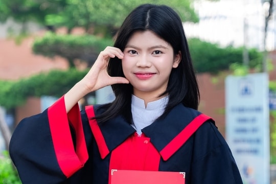 Nữ sinh Ams đỗ thủ khoa môn Toán sau nửa năm chuyển đội tuyển