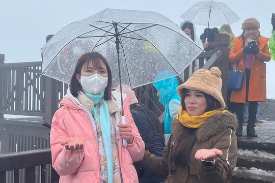 Không khí lạnh tăng cường liên tiếp, miền Bắc giảm 8-10°C, khả năng có mưa tuyết