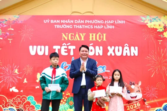 Bắc Ninh lan tỏa yêu thương cho học sinh 'vui Tết đón xuân'