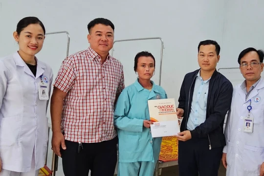 Nghĩa tình bạn đọc Báo GD&TĐ 'sưởi ấm' cô giáo giữa hành trình chống bệnh tật