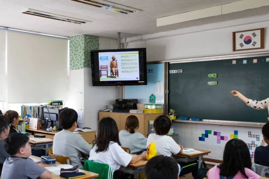 Bài toán giáo viên thời dân số giảm