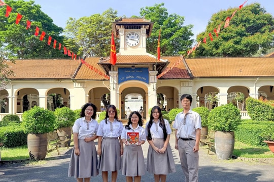 5 học sinh Trường THPT chuyên Lê Hồng Phong mang di sản Việt vào trò chơi