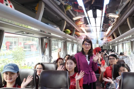 'Hành trình mùa xuân' đưa hơn 200 sinh viên về quê đón Tết