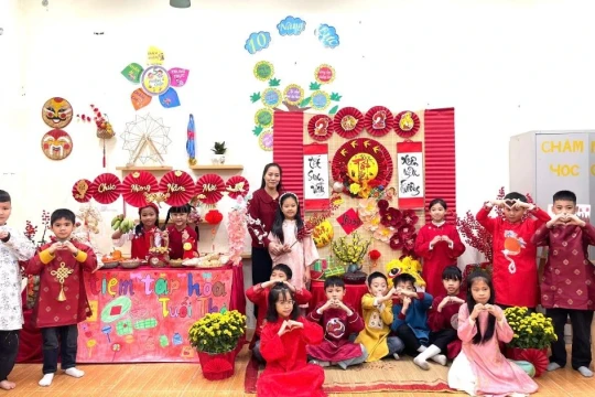 Sôi nổi hoạt động trải nghiệm Tết tại Trường Tiểu học thị trấn Yên Lạc