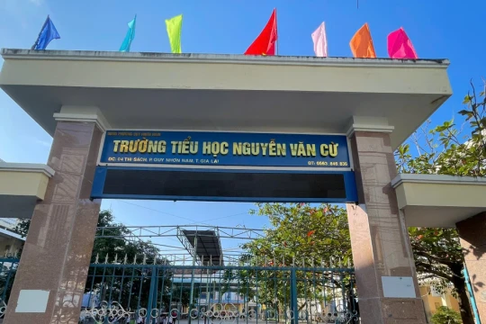 Đề nghị điều chuyển hiệu trưởng trường lạm thu, giáo viên sửa điểm thi