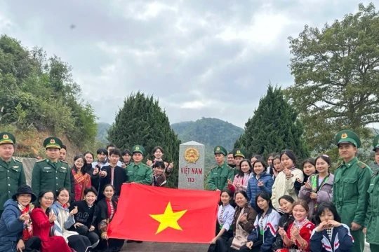 Từ lớp học đến thao trường trong Giáo dục QP-AN ở PTDTNT THPT tỉnh Điện Biên