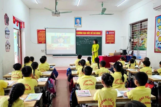 Các trường Tiểu học phường Phú Thọ đẩy mạnh chuyển đổi số từ quản lý đến dạy học