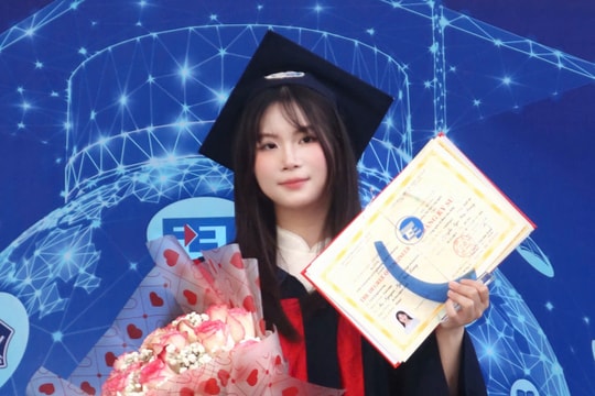 Nữ sinh chuyên ngữ chinh phục ngôi thủ khoa trường Công nghệ