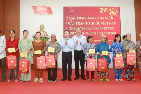 Ông Nguyễn Thanh Nghị thăm, chúc Tết tại tỉnh Cà Mau