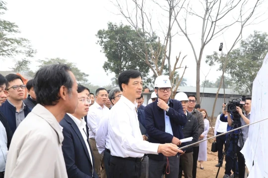 Bí thư Hà Nội: Không để tình trạng công trình 'gắn mác khẩn cấp nhưng triển khai kéo dài'