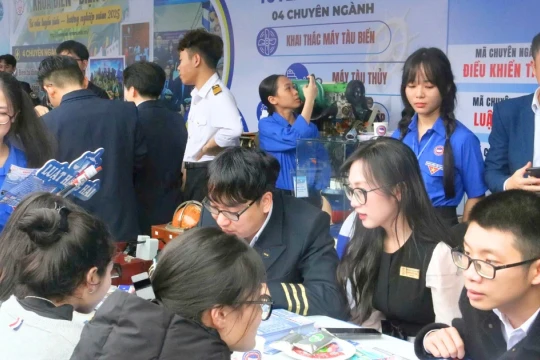 Tuyển sinh đại học: Gắn chỉ tiêu với chất lượng đào tạo