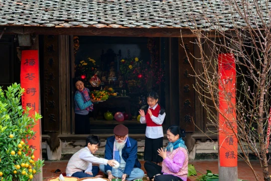 Dự thi ‘Tết hạnh phúc’, săn bóng có chữ ký của đội tuyển Việt Nam