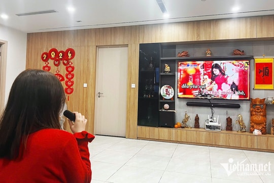 Tết mà, hát cho vui... đến mức đột quỵ thanh quản vì 'Gánh mẹ' xuyên trưa