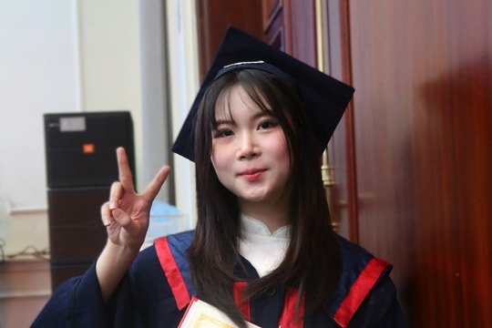 Nữ sinh trở thành thủ khoa tốt nghiệp loại xuất sắc Trường Công nghệ