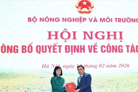 GS.TS Huỳnh Thị Lan Hương làm Quyền Hiệu trưởng Trường Đại học TN&MT Hà Nội