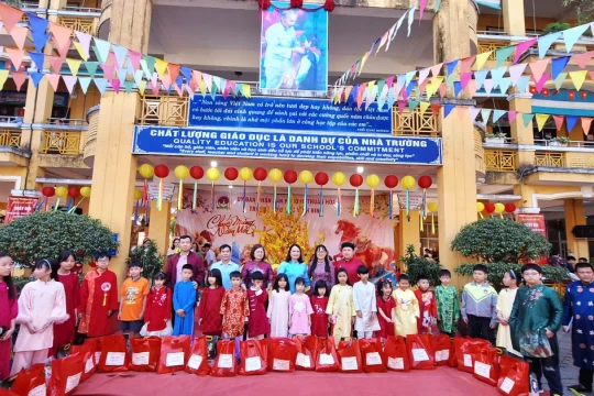 Ấm áp xuân yêu thương cho học sinh tiểu học tại TP Huế