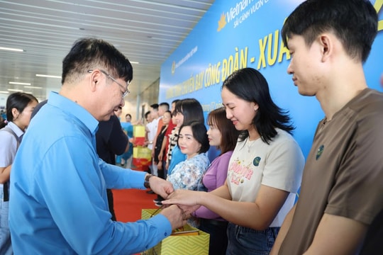 Vietnam Airlines phối hợp tổ chức “Chuyến bay Công đoàn - Xuân 2026” cho 550 công nhân