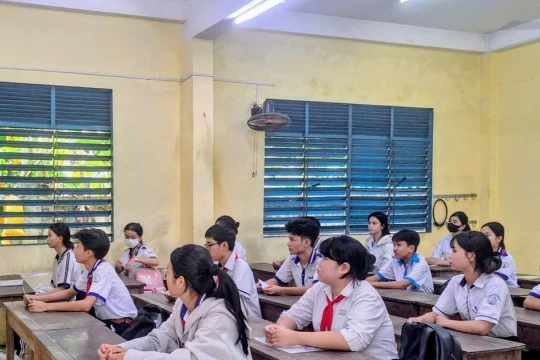 An Giang đề xuất đề thi tuyển lớp 10 môn Toán và Tiếng Anh trắc nghiệm hoàn toàn