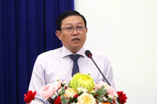 Trước thềm năm mới, 9 nhà giáo ở Cà Mau được tặng thưởng Huân chương Lao động